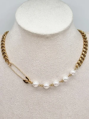 Halsband inspirerat av Maria Nilsdotter  - Material-rostfritt stål. Kedjetjocklek-8mm .Liknande Maria Nilsdotters smycke #3