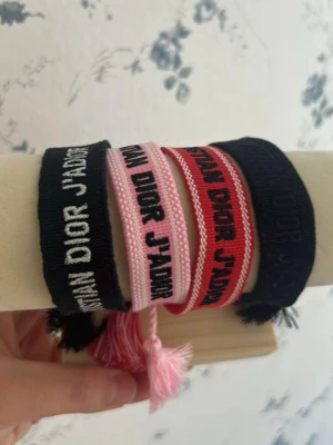 Christian Dior J'Adior armband set - Christian Dior Armband , finns i olika färger ❤️🌸
