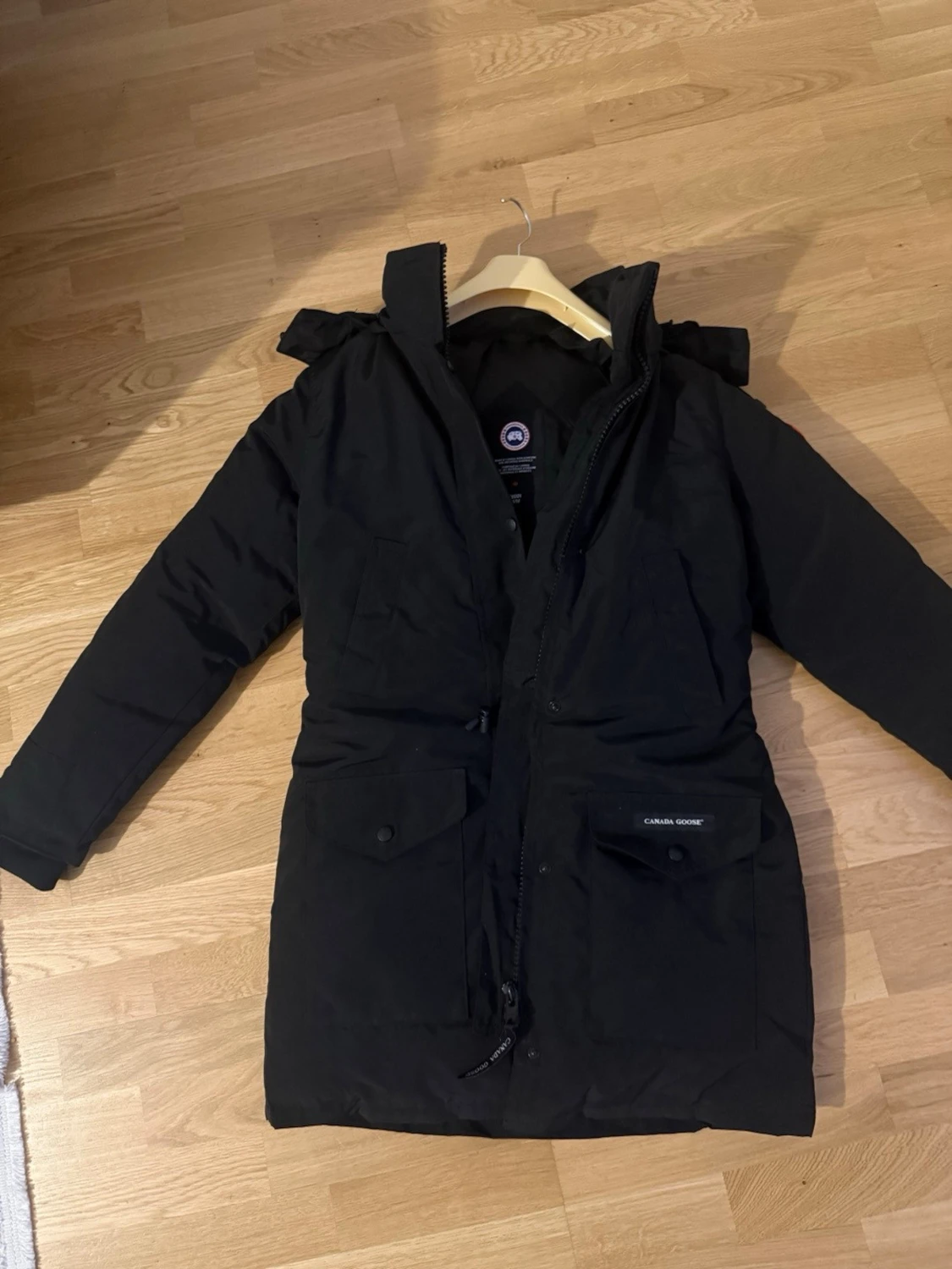 Svart dunjacka från Canada Goose