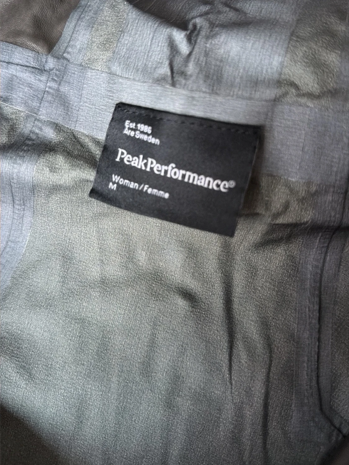 Peak Performance vindjacka mörkgrå/rosa - 5