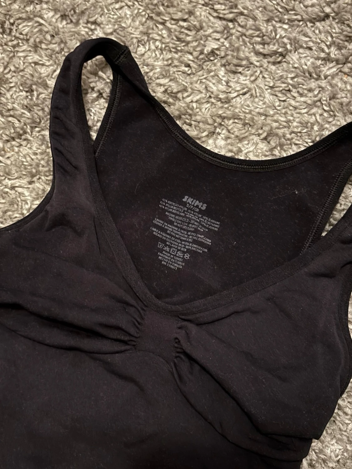 Svart shaping-body från Skims - 1