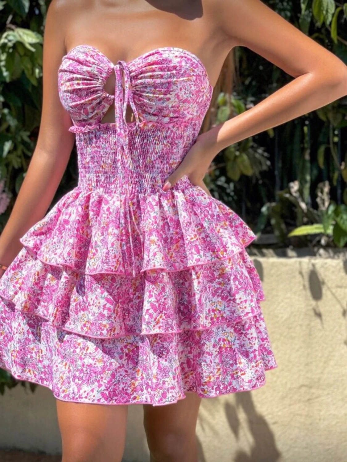 Rosa blommig volangklänning