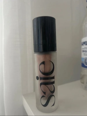 Saie bronzing drops  - Säljer dessa bronzing dropsen eftersom de ej kommer till användning, de har alltså endast används 1-2 gånger, köpta i usa. Nypris: 640 svenska kronor💗💗