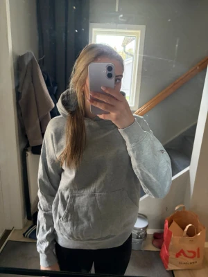 Grå hoddie  - Grå hoddie från Ullared 