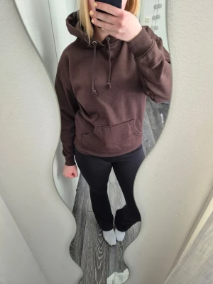 Brun hoodie  - Endast använd fåtal gånger❣️ Jättefin kvalitet fortfarande ❣️