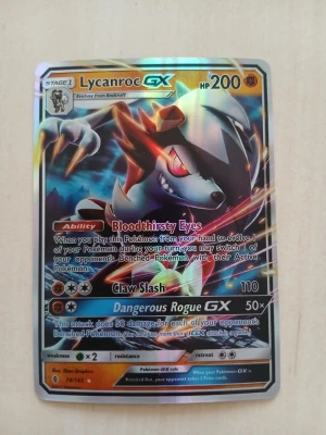 Lycanroc GX Pokémonkort - Säljer ett Lycanroc GX Pokémonkort med holografisk yta. 