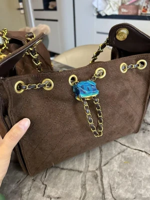 Ch@nel 25 bag - Helt ny stainless detaljer. 