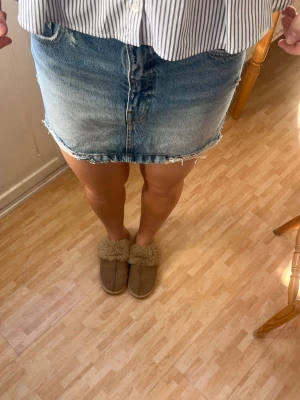 Jeanskjol - Jeanskjol från Pull & Bear!! Inga defekter! Perfekt för sommaren ☀️☀️☀️