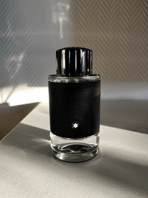 Montblanc Explorer EdP - Säljer min nästan helt nya parfym Montblanc Explorer EdP, har bara använt några gånger.