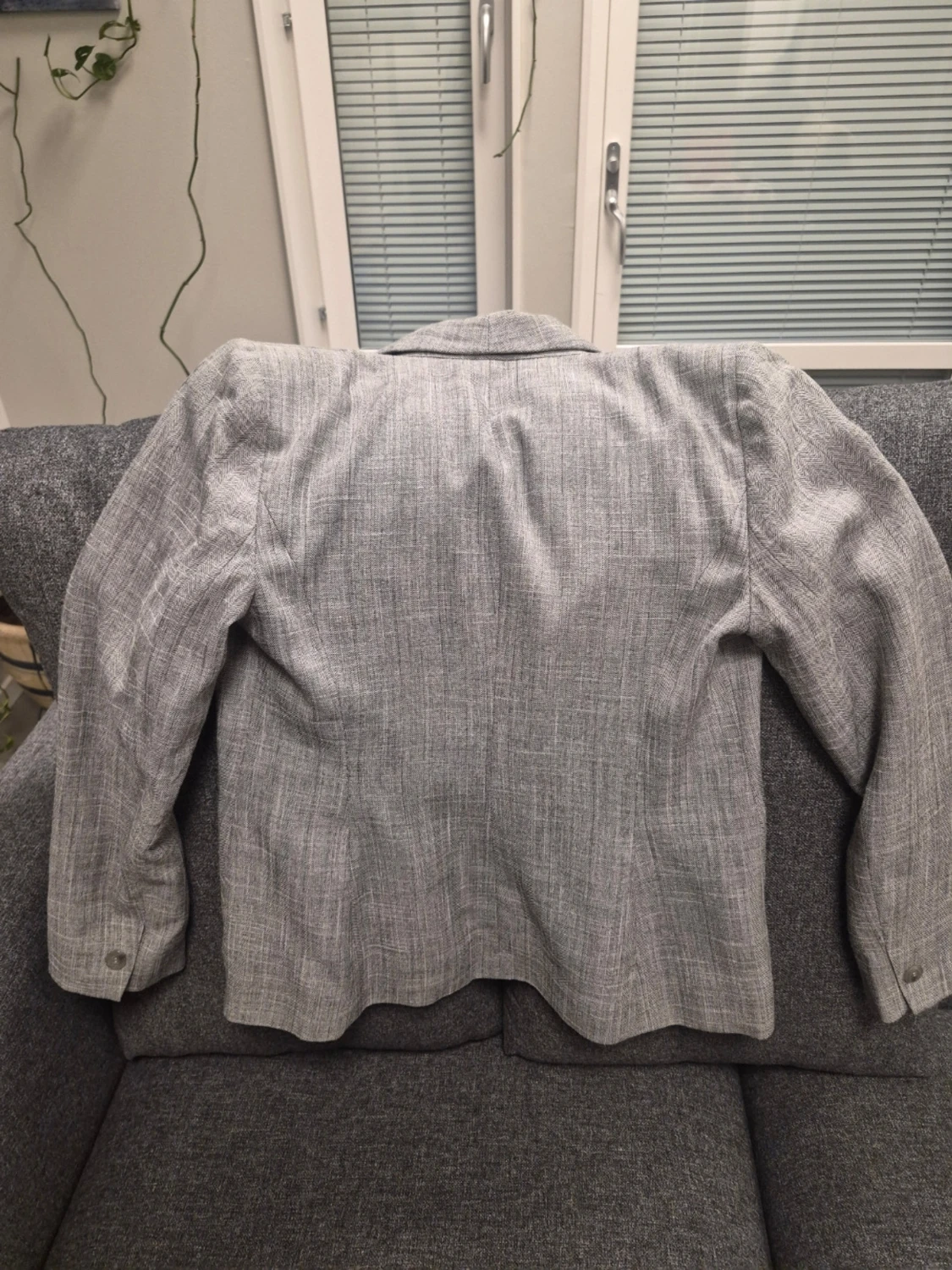 Grå kavaj från Dorothy Perkins  12 40 M - 3