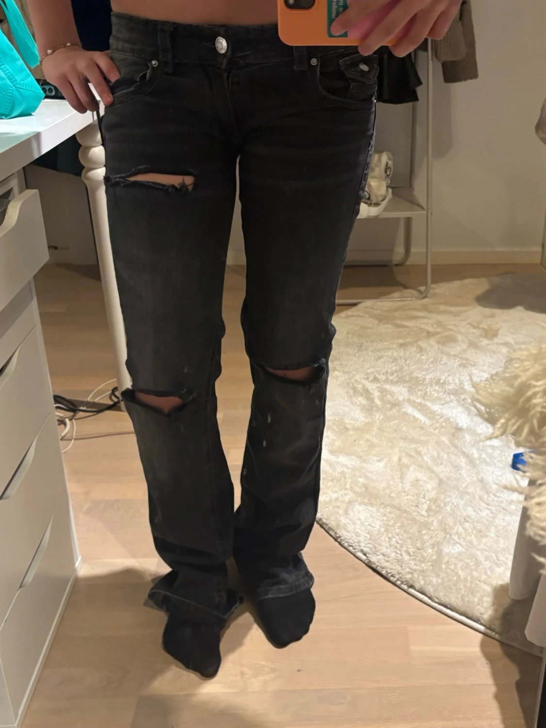Svarta slitna jeans med raka ben - 4