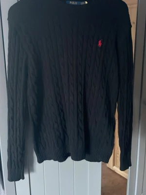 Ralph Lauren tröja - Säljer en Ralph Lauren tröja. Skicket är 8/10. Vid funderingar är det bara att höra av sig🍀