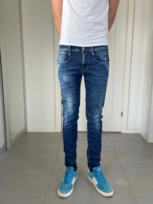 Replay Anbass Jeans - Säljer nu dessa Replay Anbass jeans, skriv för fler bilder/frågor🙌🏼