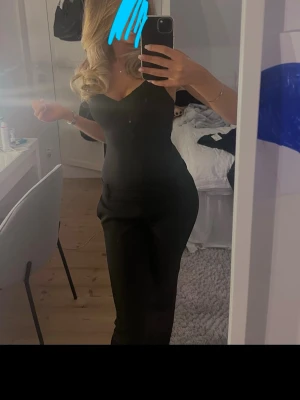 Body från Lindex  - St Xs-s tajt men stretchiga, jättefint skick och använt 2 gånger nypris 799