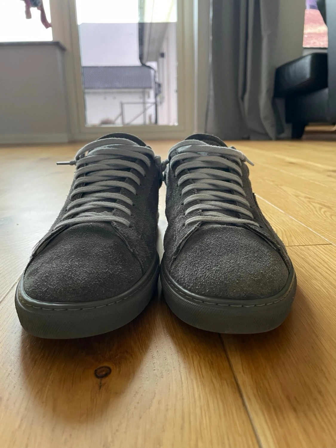 Gråa sneakers från Oliver Cabell - 3