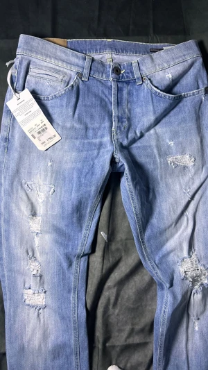 Dondup George slim fit jeans - Nya | Size 33  | fraktar spårbart inom 24 timmar |  för att köpa klicka ” köp nu” | vid frågor skriv ett meddelande |