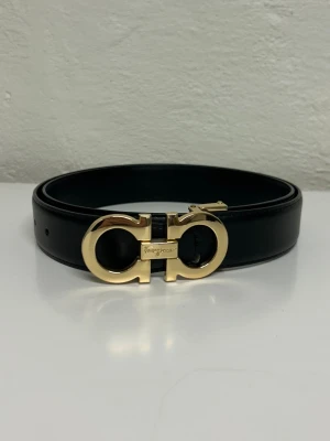 Ferragamo Bälte  - Helt nytt aldrig använd. Storlek 110cm. Snabb frakt. Skriv vid fler frågor. Endast bälte