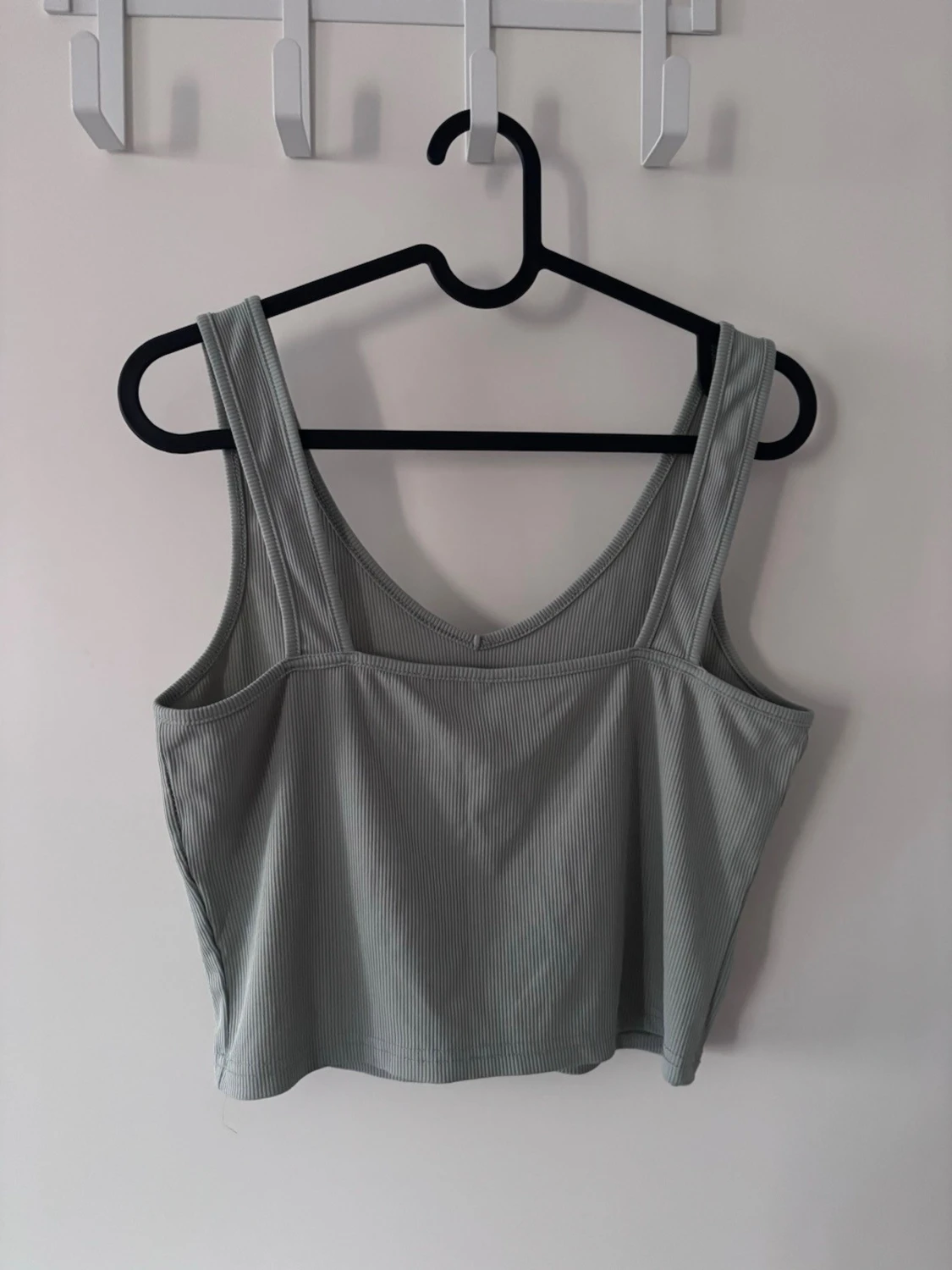 Grågrön ribbad linnetopp - 1