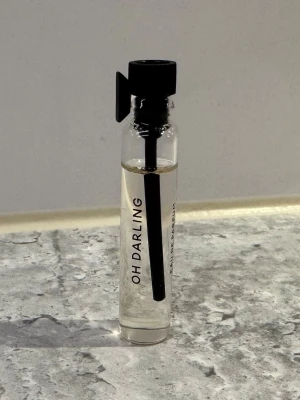 Oh darling - Essnce - Oh darling - Essnce, köpt nyligen och är provad. Mängd syns på bild