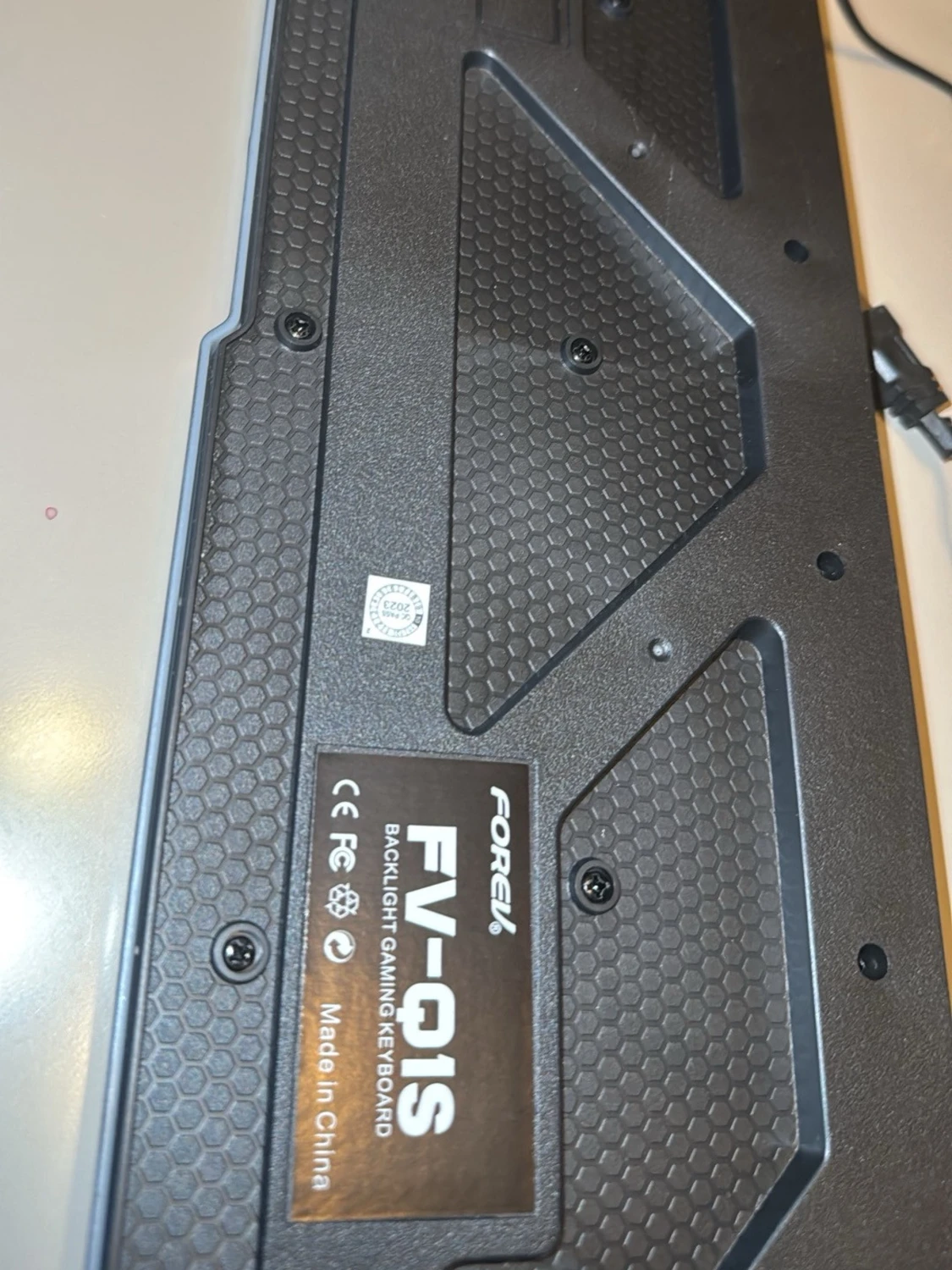 FOREV svart gamingtangentbord - 4