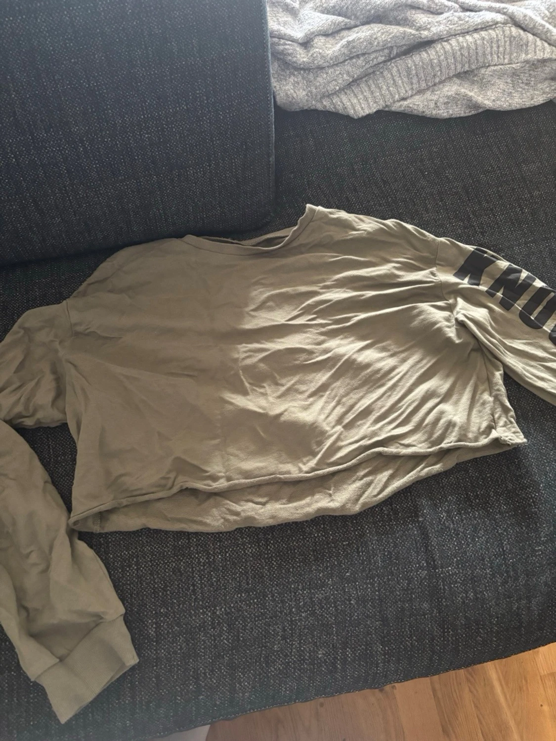 Croppad långärmad topp