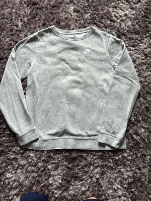 Nike sweatshirt 158-170 cm - Nike tröja storlek 158-170