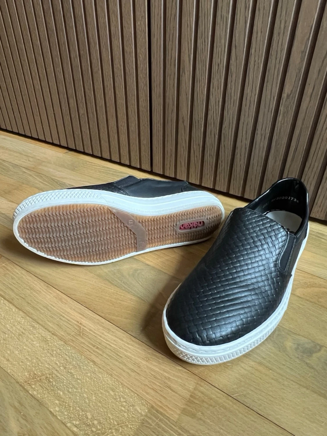Svarta loafers från Rieker - 1