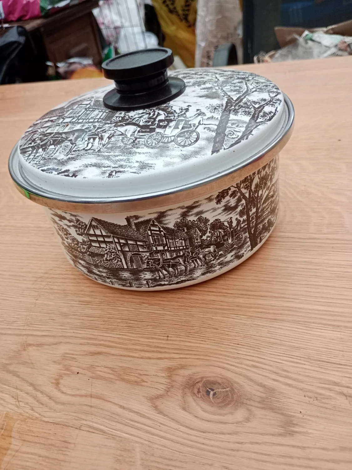 Kastrull med lock och vintage-motiv - 5