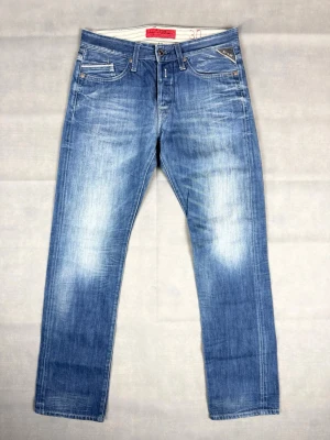 Replay jeans med fades - Replay jeans | Size W30 L32 | Modell: Waitom | Skick: 9/10 | Mått: Midja: 39 cm Längd: 100 cm | Hör gärna av dig vid frågor och funderingar!🤗