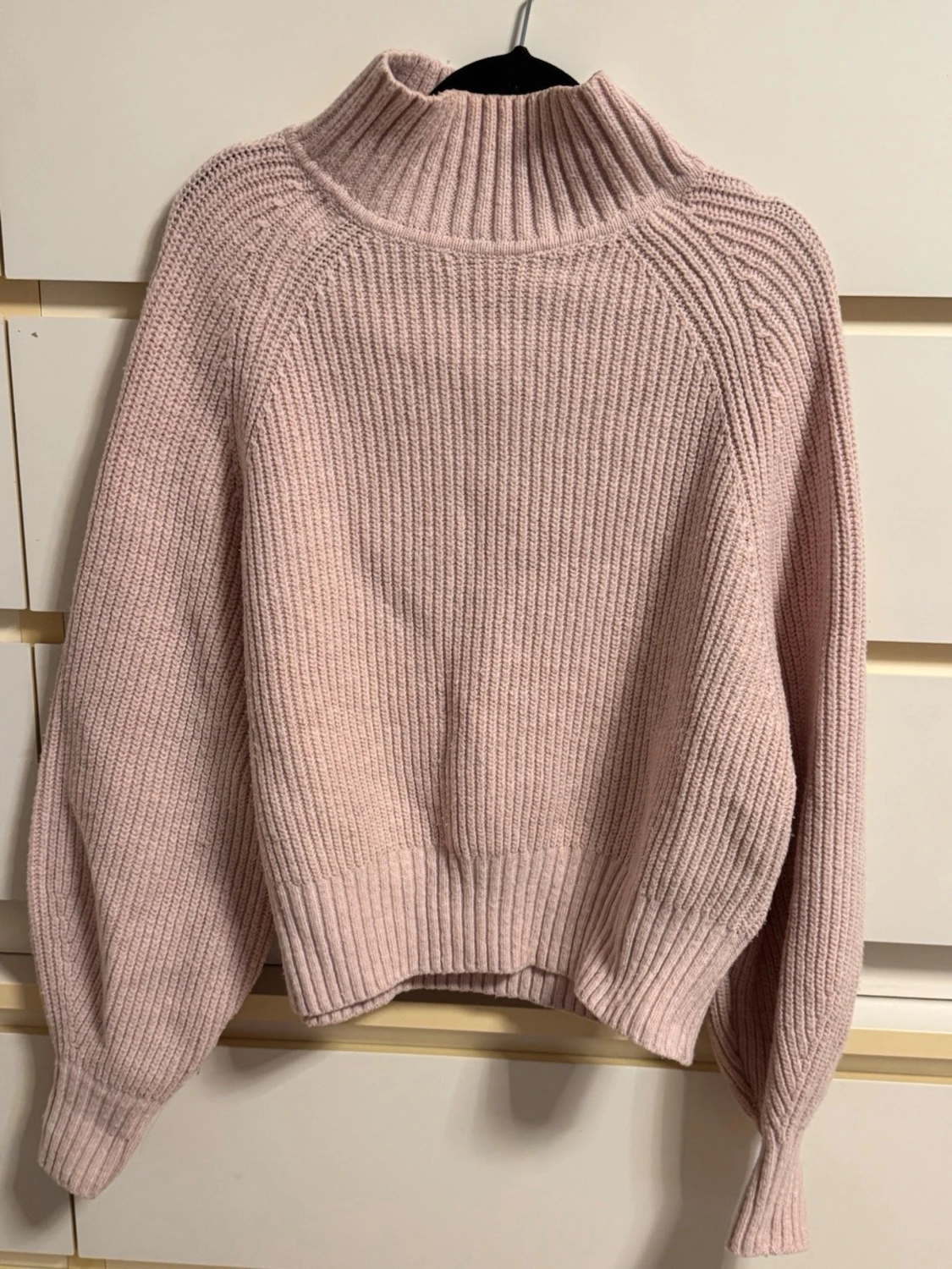 Ljusrosa stickad polotröja