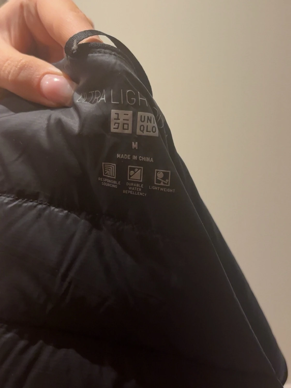 Svart dunjacka från Uniqlo, M - 1