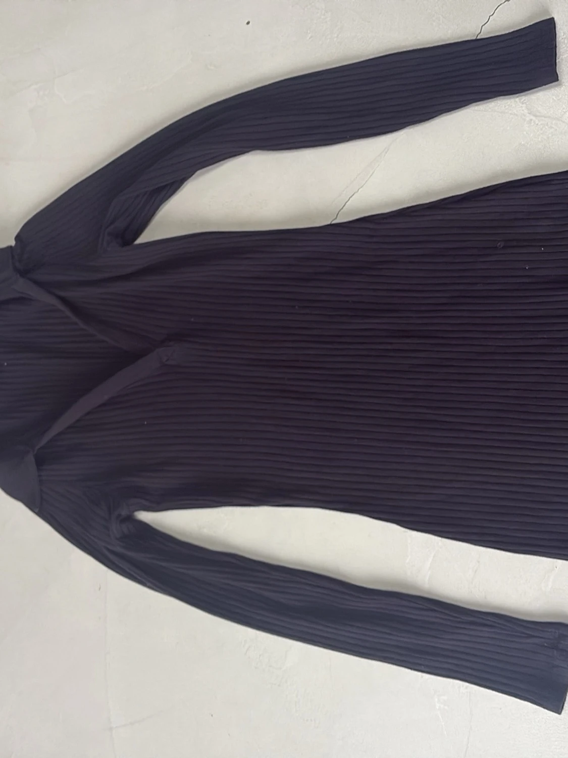 Svart ribbad långärmad klänning