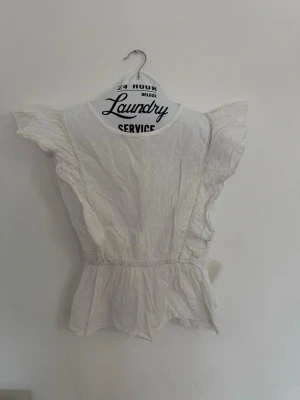 Ellos - Vit blus - Använd ett fåtal gånger 