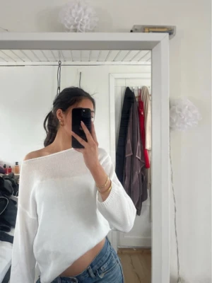 Tunn och söt tröja - Tunn och söt tröja, aldrig använd. Bor i Danmark men skickar till alla länder.