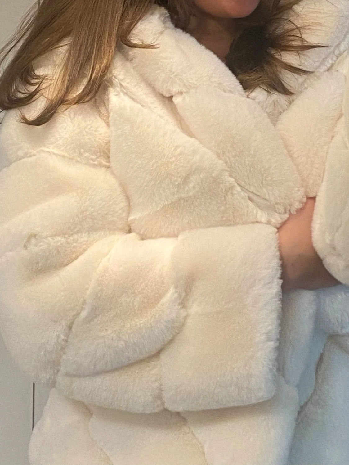 Vit pälsjacka med huva - 2