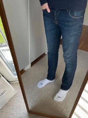 Nudie jeans grim tim - Tja! Säljer detta snygga paret jeans från Nudie!| Modell: Grim Tim| Inga defekter mm! Kontakta mig vid minsta fråga!