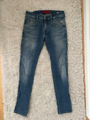 Replay anbass - Jävligt feta replay anbass jeans || Storlek 30x32 || fint skick || skriv för fler frågor eller bilder ||