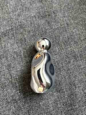 Kylie Jenner Cosmic 2.0 Eau de Parfum - PRISET KAN DISKUTERAS!!!                             Kylie Jenner cosmetic 2.0 eau de parfym i 30ml, parfymen är i bra skick!