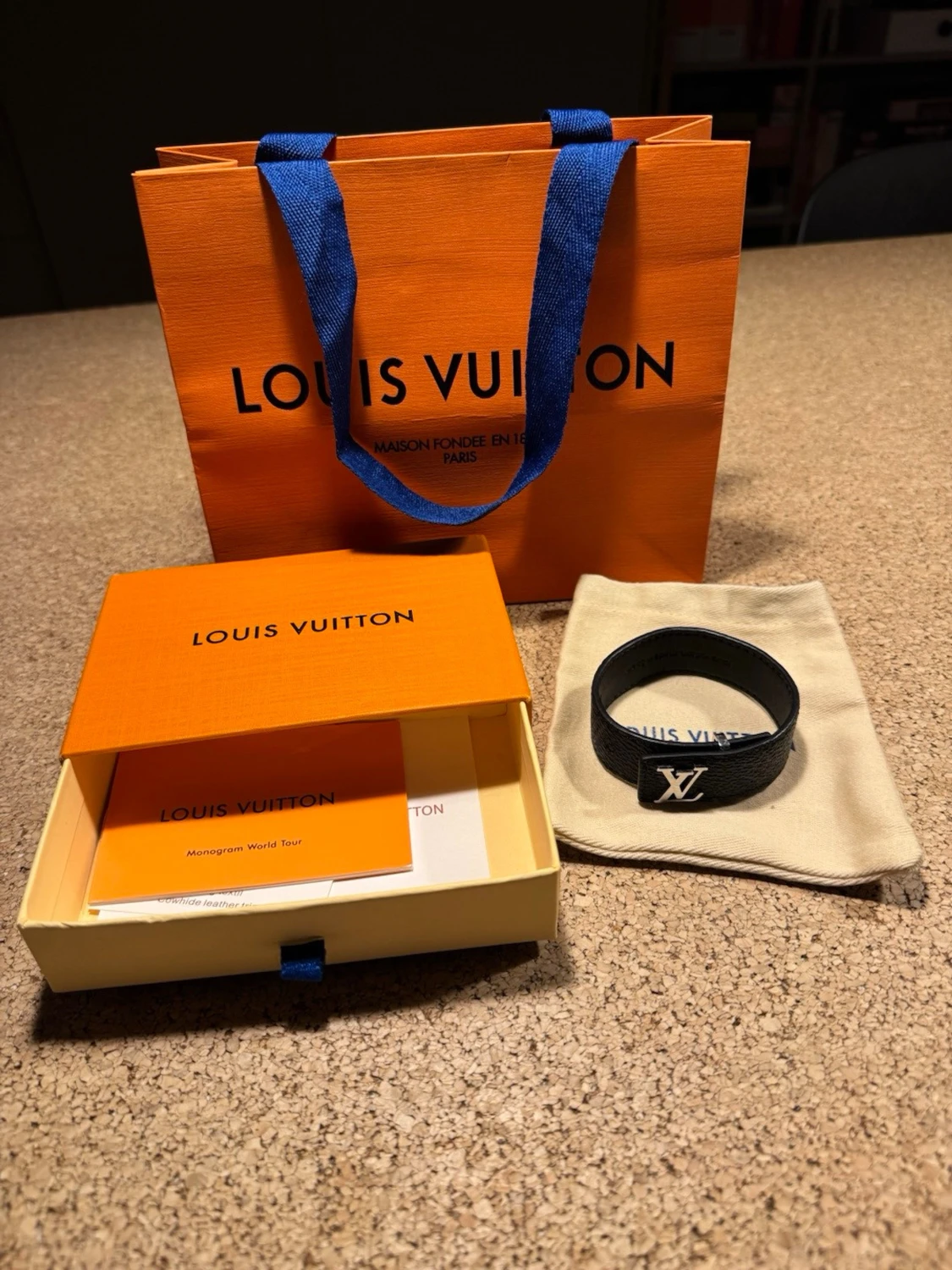 Lv armband
