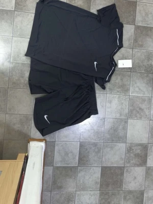 Nike Miller set - Säljer min Nike Miller set som är helt ny och perfekt kvalité inför sommaren och träningar