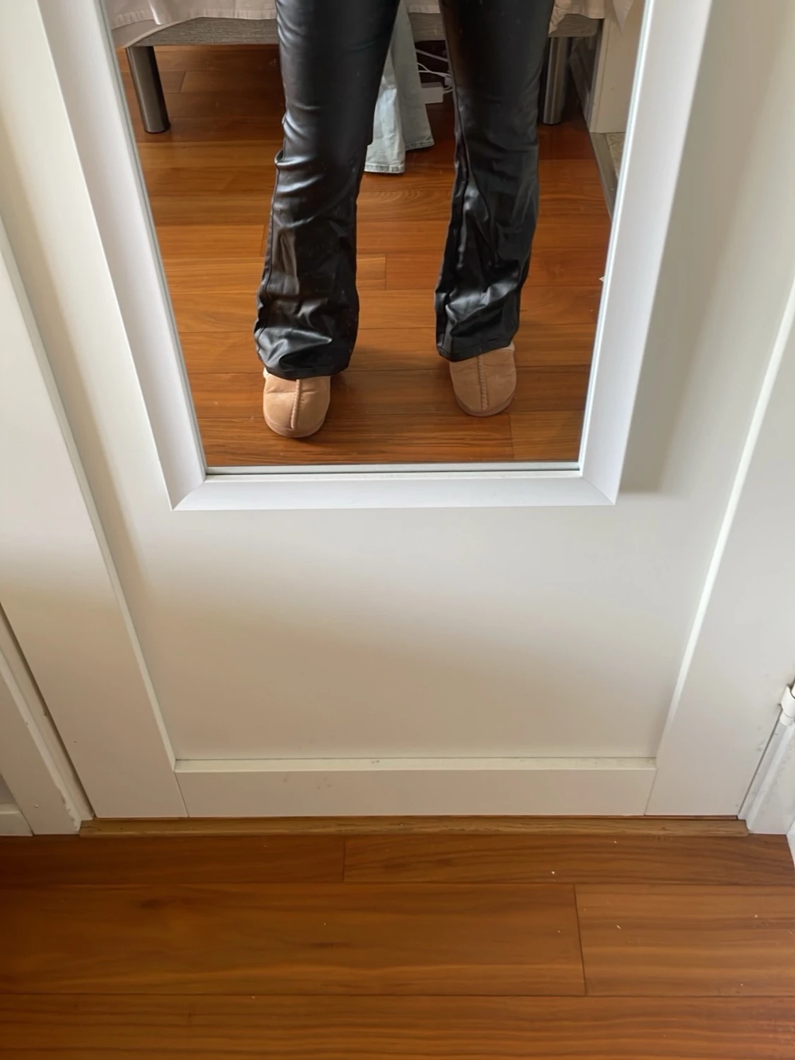 Svarta utsvängda leggings - 2