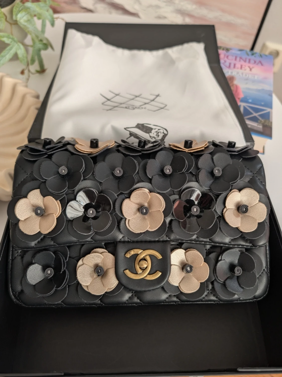 ChaneI 💎 Camellia Flap Bag.