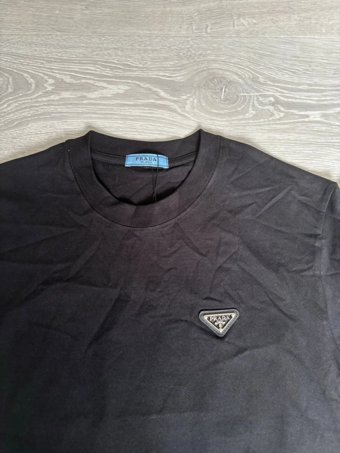 Svart t-shirt från Prada - 2