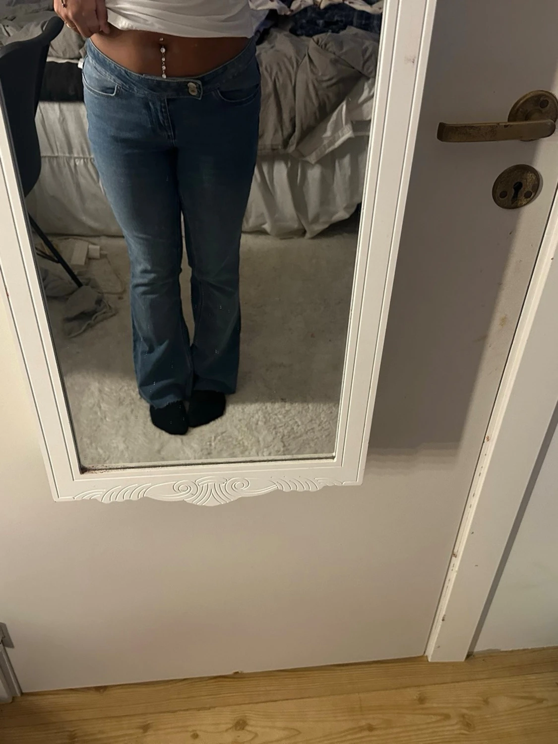 Blå bootcut jeans med låg midja - 1