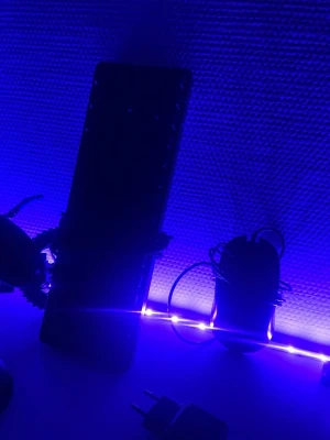 Mekaniskt tangentbord med RGB-belysning ifrån NOS,  - Säljer ett kompakt mekaniskt tangentbord med RGB-belysning och svart design. Tangenterna har tydlig grön/gul bakgrundsbelysning och tangentbordet ansluts med USB-kabel. Perfekt för gaming eller skrivbordssetup där du vill ha snygg belysning. Aldrig använts, funkar perfekt till att spela på, säljs för vettigt och bra pris, pris kan diskuteras när som, går ej mindre än 150 