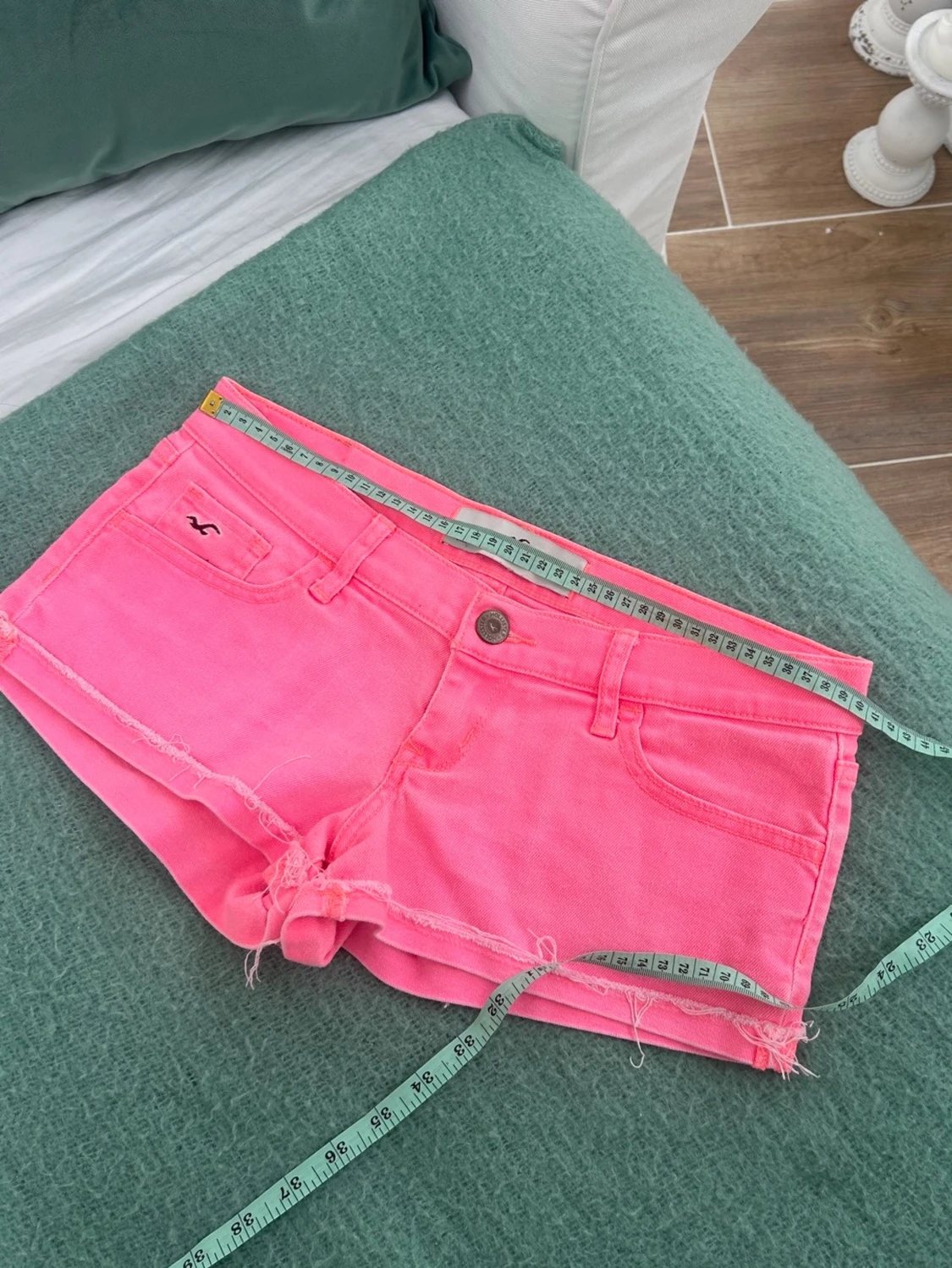 Hollister lågmidjade jeansshorts  - 4