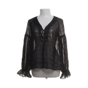 & Other stories blus - Superfin till fest, svart blus med insydd guldig tråd. Lite genomskinlig. 