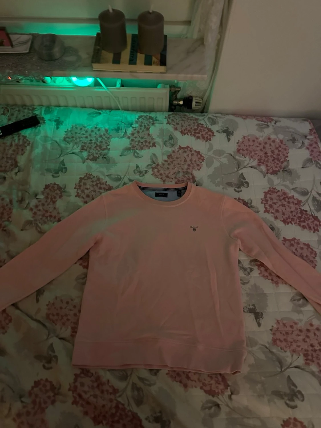 Ljusrosa sweatshirt från GANT strl 170cm 15 years