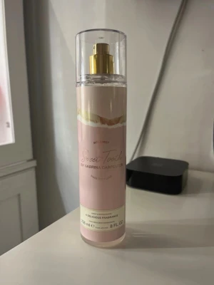 Body mist - Body mist i sweet tooth från Sabrina carpenter, se bild 3 innan köp 