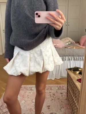 Vit kjol  - Jätte söt🩷🤍